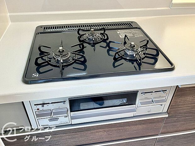【その他設備】ビルトインコンロでお手入れラクラク。吹きこぼれのお掃除もらくらくです。