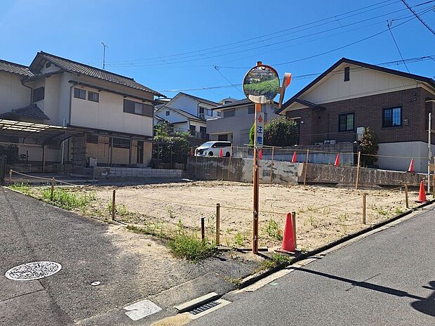 【前面道路含む外観】【現地前道/解体後】センチュリーグループにて全国規模の表彰経験多数あり!当社が自信をもってお客様にピッタリの物件をご提案いたします【不動産のプロにお任せください!】