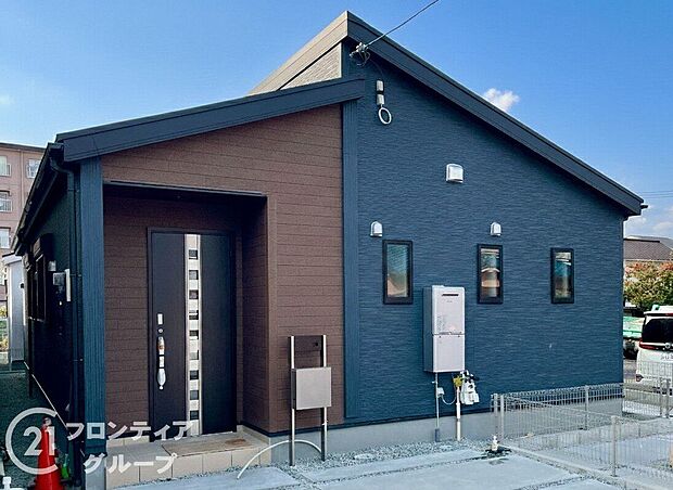 【外観】外壁にサイディング材を使用したおしゃれな外観。色柄バリエーションが豊富なため、住まいの表情を豊かに表現してくれます。また、雨で汚れを落としてくれるので、綺麗な外観が長続きします！