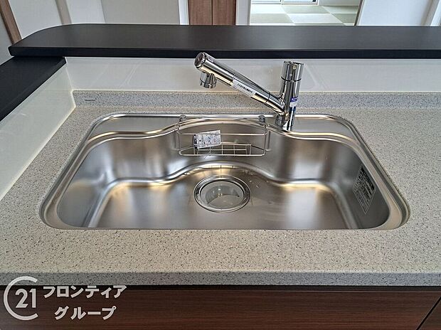 【その他設備】お鍋やホットプレートもすっぽりと入るワイドシンク