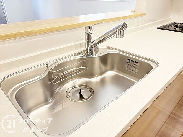 【その他設備】お鍋やホットプレートもすっぽりと入るワイドシンク