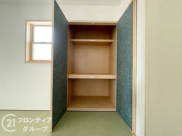 【収納】新しい畳の香りのするタタミスペースは、使い方色々。客室やお布団で寝るときにぴったりの空間ですね。