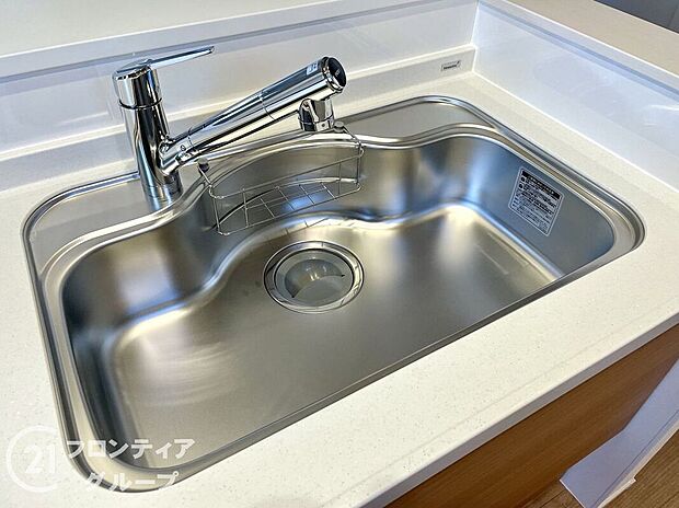 【その他設備】広々としたシンクで、洗い物もスムーズに行えます。使いやすいデザインで、キッチン作業が快適になります！