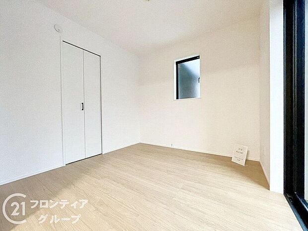 【子供部屋】子ども部屋や寝室に用途多彩な明るい洋室