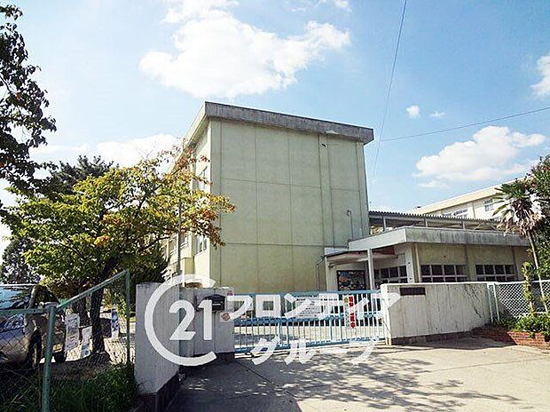 奈良市立伏見小学校（約560m）