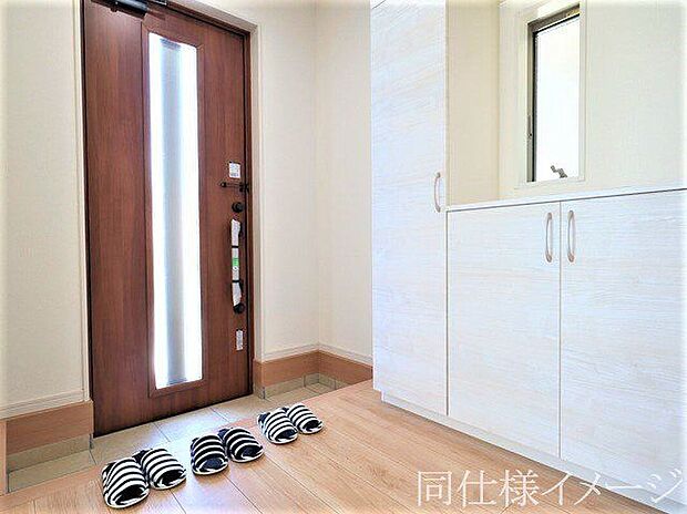 【同仕様画像 (その他内観)】\同仕様写真/玄関は防犯性の優れたダブルロックドアです!