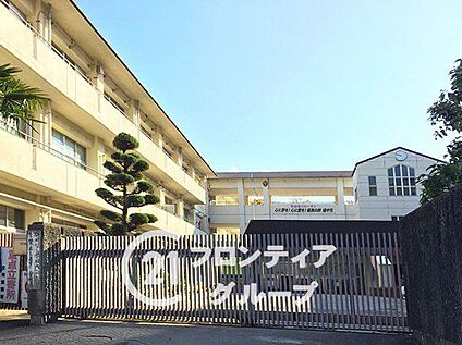 生駒市立緑ケ丘中学校 1080m