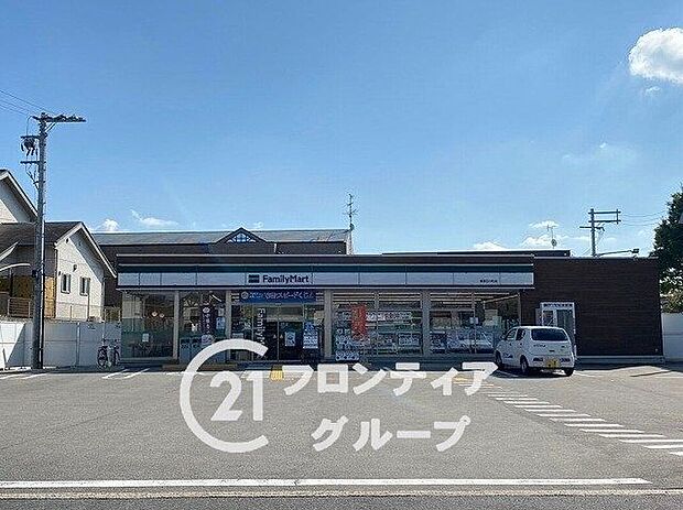 ファミリーマート橿原石川町店（約670m）
