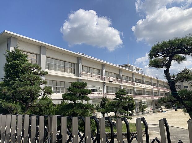 清須市立春日小学校（約355m）