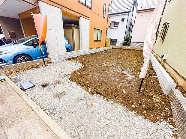 小中学校が徒歩約10分圏内にあり、お子様の通学に負担の少ない距離なのも魅力的です。現地（2026年4月）撮影