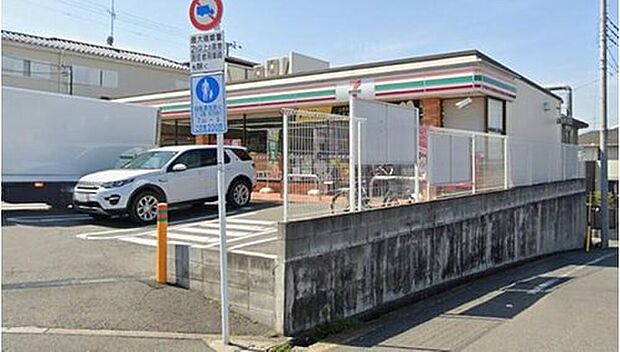 セブンイレブン八王子絹ケ丘1丁目店（約1,897m）