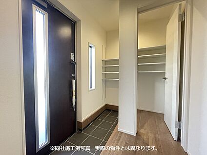 玄関シューズクローク