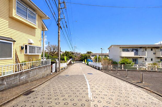 ☆☆風通しの良い住宅地☆☆ ゆとりのある住宅地 部屋の窓を開けるとそこには心地よい風が通りぬけます♪