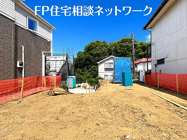 光と風が行わたる開放感あふれる邸宅　春には気持ちの良いそよ風、冬には朝の暖かな光　季節の移り変わりを感じる暮らしを実現