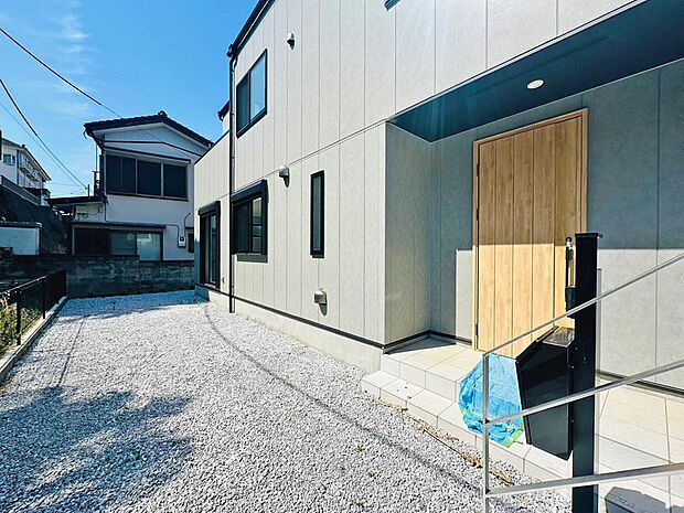 お庭も広々♪BBQやガーデニングなど家族や友人と楽しみましょう♪