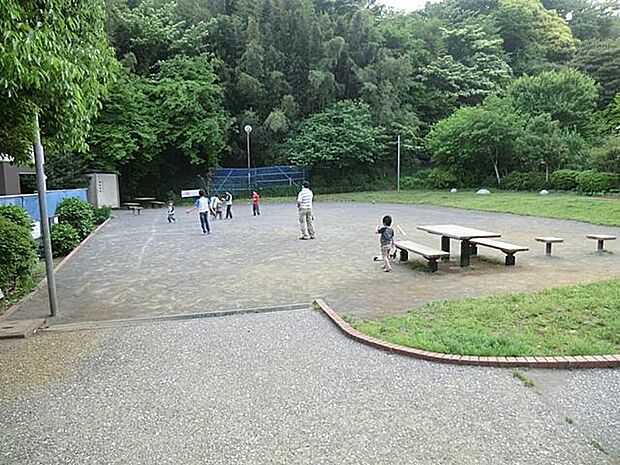 港南荻久保公園（約85m・徒歩2分）