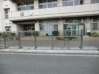 横浜市立西中学校 230m(3分)