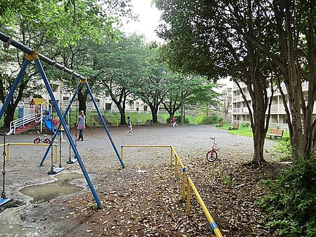 金草沢公園（約350m）