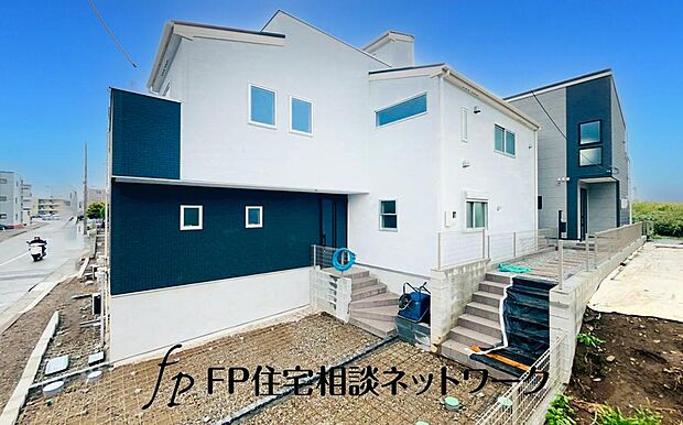 明るい陽光と自然の風が心地よい、開放感あふれる住まい。落ち着いた住宅街で、家族みんなが笑顔になれる日々を。