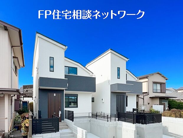 開放感のある現地で、前面道路よりも少し高くなっておりますので、プライベート感も保たれます！高くなっている分、日当りや風通しも良く快適な生活が待っています！