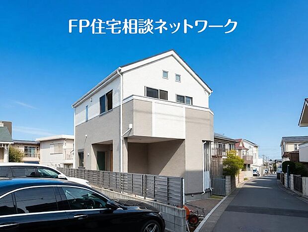 四季を通じて自然と触れ合えるスポットが周辺には盛りだくさん！お散歩やジョギング、週末のご家族での遊びに最適です。目の前に広がる開放感とゆとり、暮らしの夢を育む理想の住まいがここにはあります。