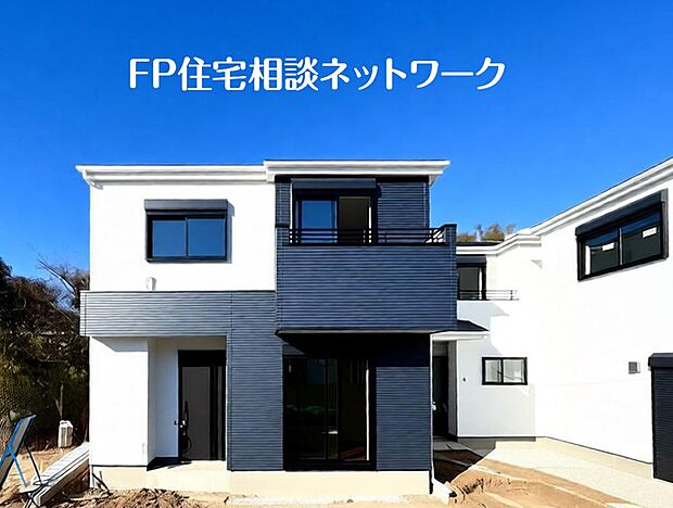 深く豊かな緑と爽快な青い空を感じるまさに横浜に暮らす心地よさを存分に堪能いただける邸宅です。グレードの高い設備仕様が標準装備のデザイン住宅で快適で便利な生活をお送り頂けます。