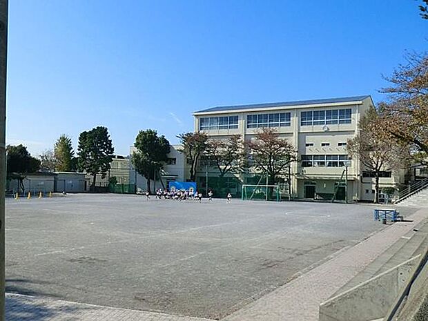 横浜市立田奈小学校（約1,300m・徒歩17分）