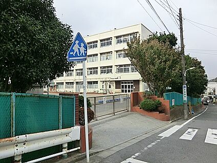 横浜市立中沢小学校 400m