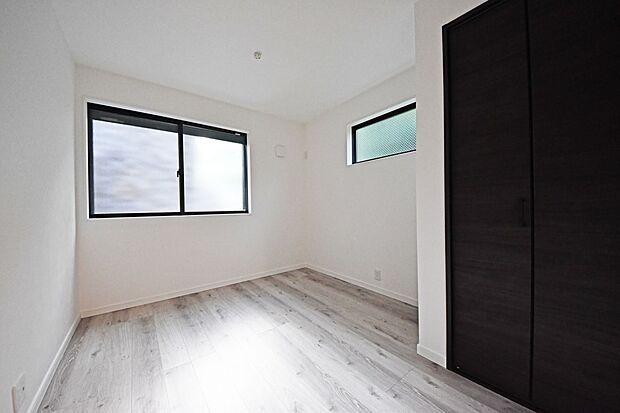 一人ひとりの大切なプライベート空間。ゆとりある広さで、一人の時間をゆったりと過ごせる安らぐお部屋になるはずです。