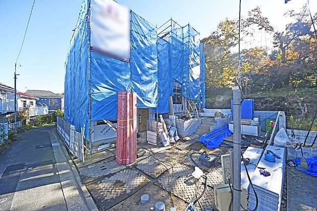 閑静な住宅地で子育て家族にピッタリ。緑に恵まれたエリアで、自然に包まれた穏やかな暮らしを実現するための、ゆとりある住環境が整っています。