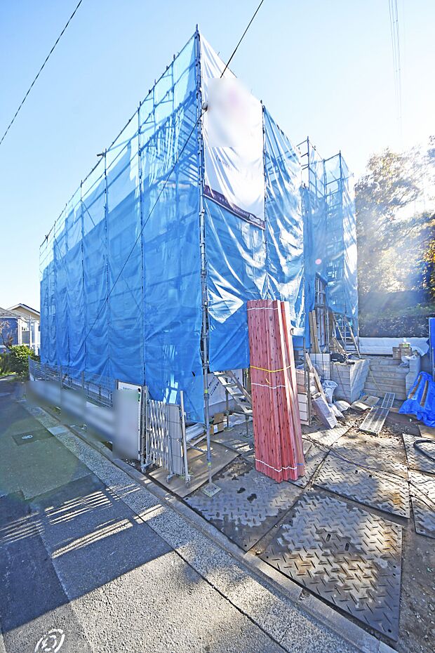 物件の陽当りや通風・仕様設備やお部屋の大きさの比較、近隣・周辺環境や街並みなど、資料には掲載していない情報が現地にはたくさんあります。  是非現地をご確認ください♪