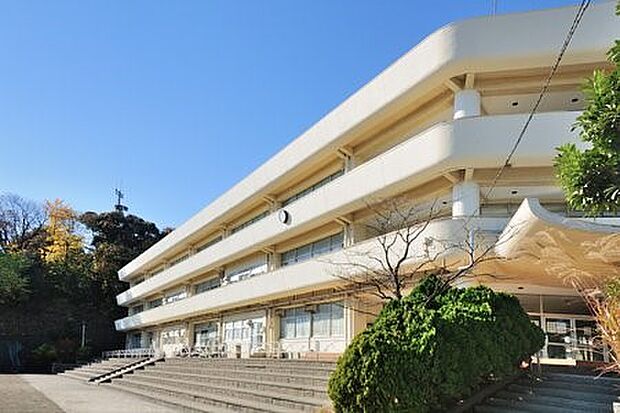 横浜市立上の宮中学校(約925m・徒歩12分)