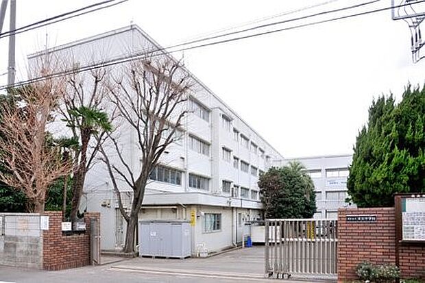 横浜市立末吉中学校(約2,150m・徒歩27分)