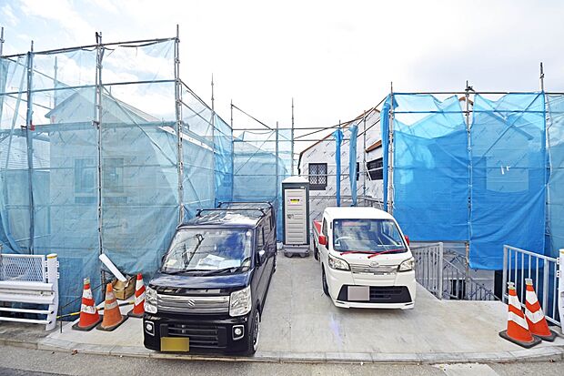 【現地外観写真】開放感があり、日当りも良好です!目の前に広がる開放感とゆとり、暮らしの夢を育む理想の住まいがここにはあります。