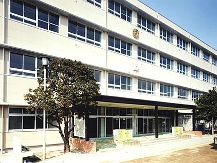 横浜市立不動丸小学校 810m(11分)