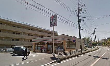 セブンイレブン横浜菅田町店 470m(6分)