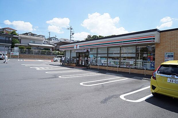 セブンイレブン横浜中山南店(約735m・徒歩10分)