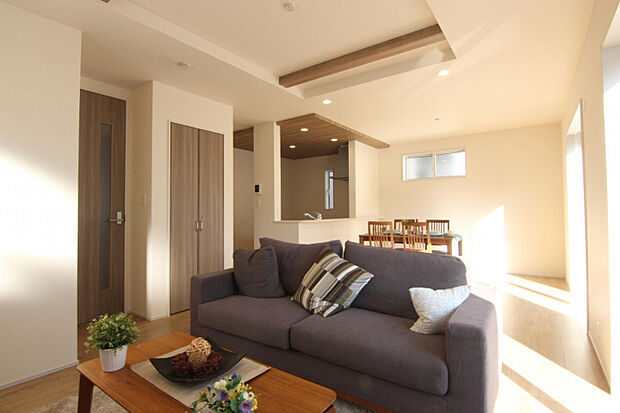 2号棟リビング全景　