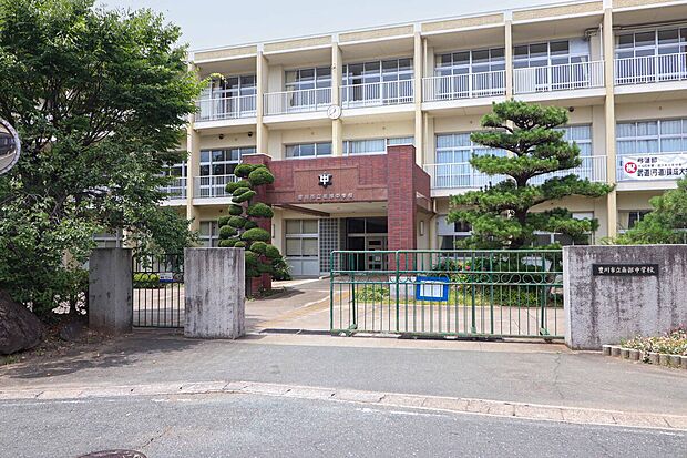 南部中学校(約1m)