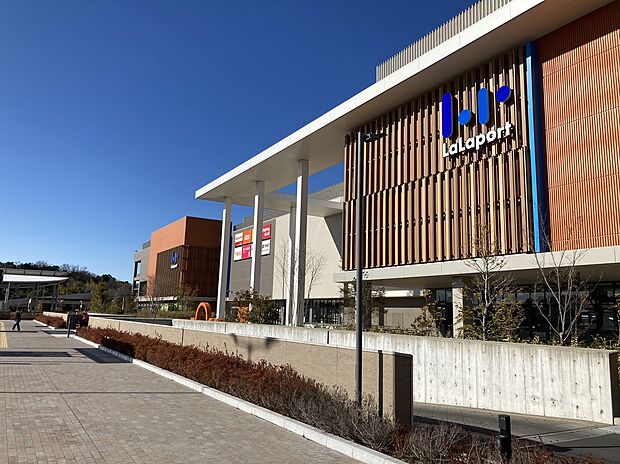 ららぽーと愛知東郷(約2,470m)