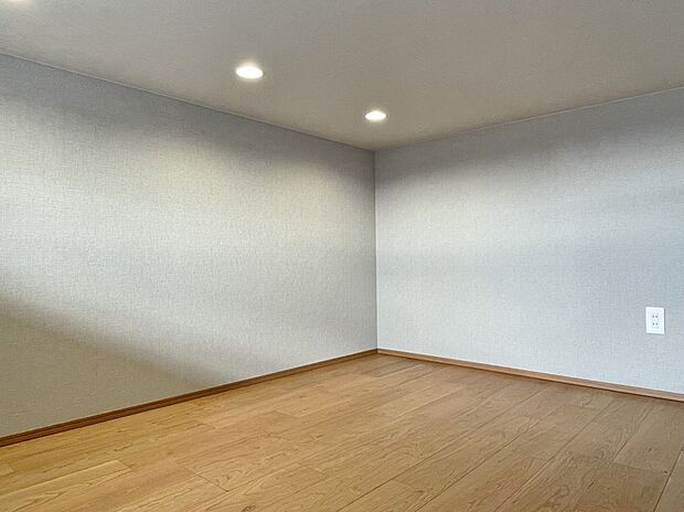 【天空間】4.5帖の天空間。アウトドアグッズ、ゴルフバッグなど大きな荷物もまとめて収納できます。