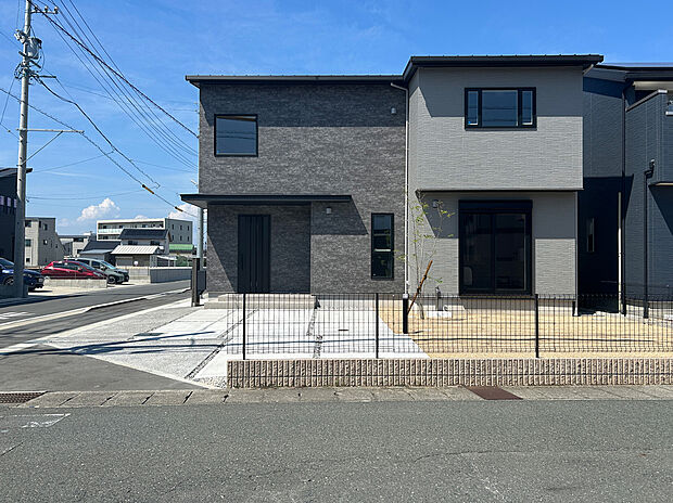 南西角地の1邸。