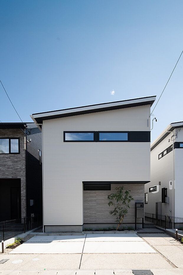 【[No.6] ～NEW～】片流れの屋根がモダンな印象を与え、すっきりとしたシャープなシルエットを作り出しています。