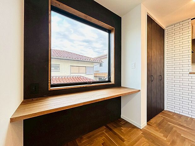 【リビングの一角に設けられたカウンタースペース】