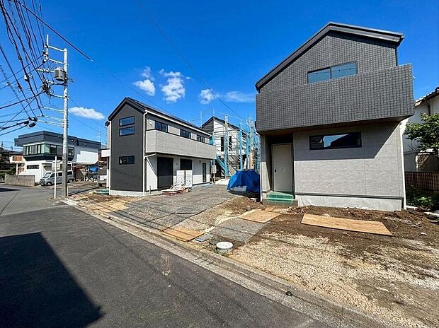 【現地】※【類似外観同仕様】施工例のため分譲中の内観とは形状・仕様が異なります。