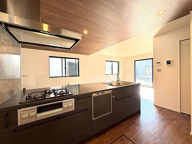 【同形状・同仕様写真(キッチン)】※【類似内観同仕様】施工例のため分譲中の内観とは形状・仕様が異なります。