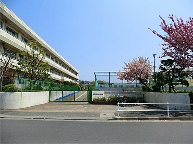 町田市立大蔵小学校(約1,280m)