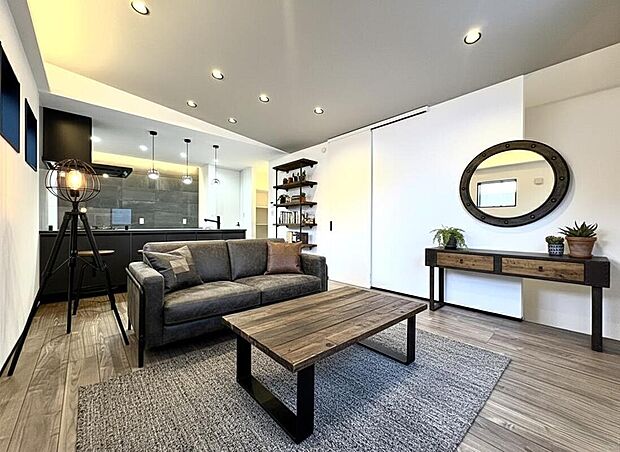 ※画像は実際の室内写真をもとに、家具・調度品の配置例をCG合成したもので、家具等は販売価格に含まれません。