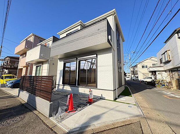 落ち着いた住宅街に建つ戸建てで、静かな住環境をお求めの方にぴったりです。