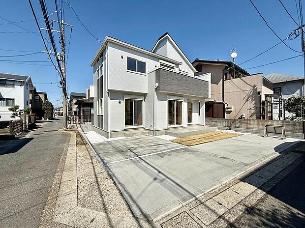 「長期優良住宅」×「耐震等級3」
贅沢といえるほどの豊かな居住性と、プライドを満たすクオリティが見事に調和した住空間。